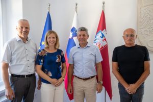 czdom postojna pivka zupan
